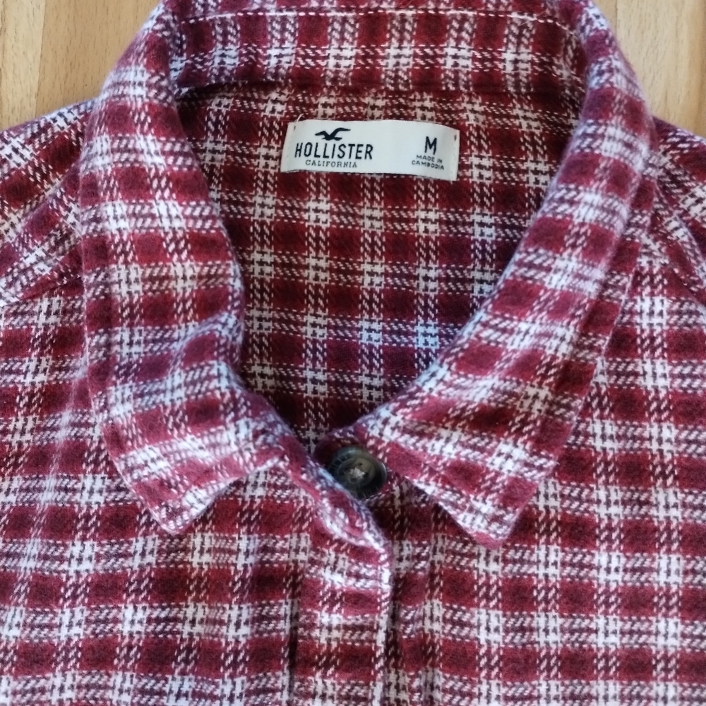 Hollister Flannel Shirt....Ladies Burgundy.....Size Medium.....Worn once